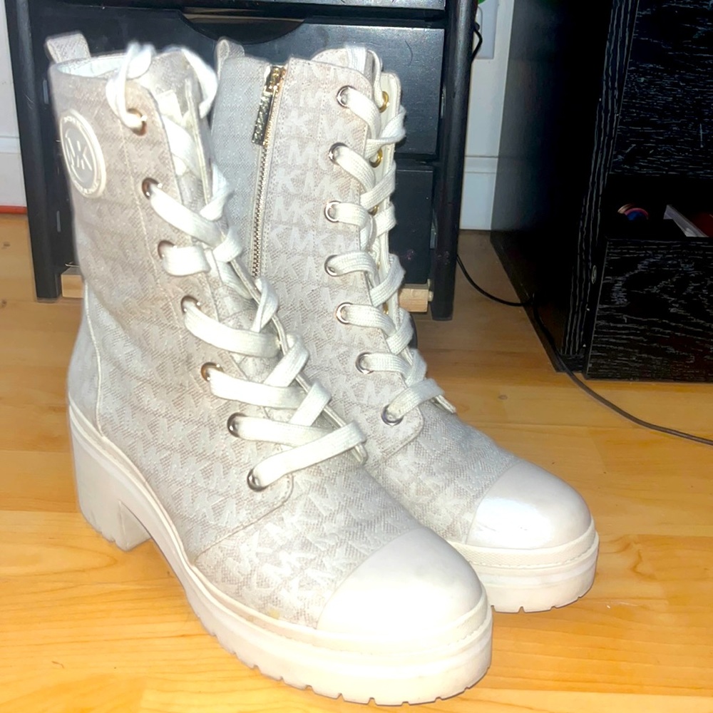 Designer Micheal Kors Women’s Boots
